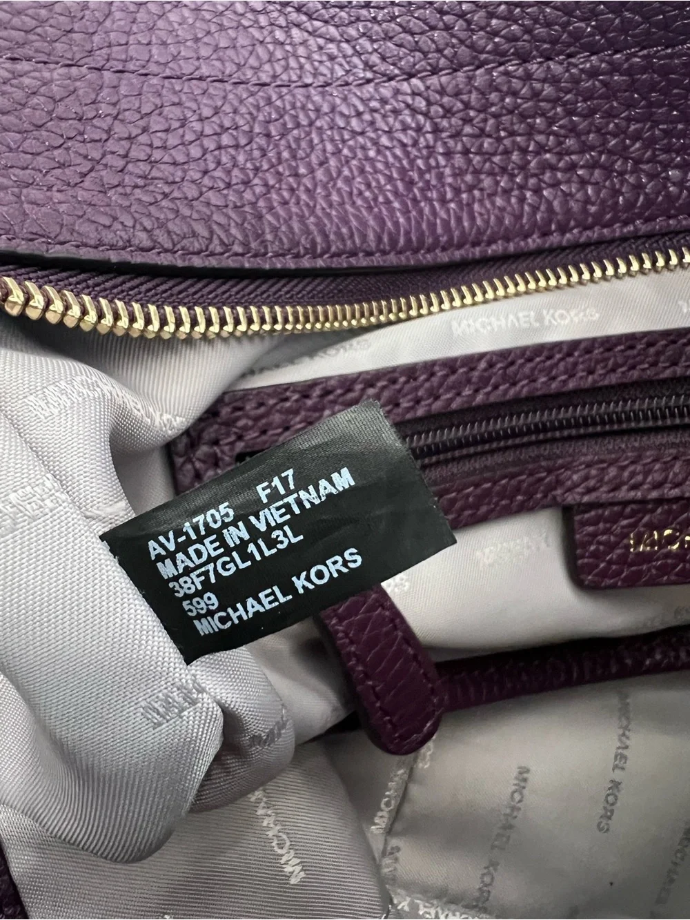 MICHAEL KORS MEDIUM PEBBLED LEATHER HOBO PURSE PURPLE